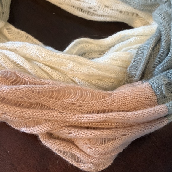 Ricky’s Infinity Scarf - Picture 2 of 4